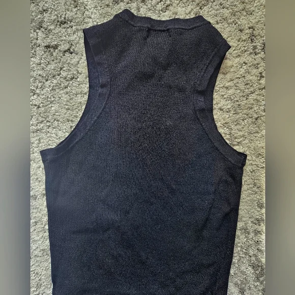 En Thread knit Tank - Picture 6 of 7